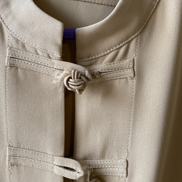 Beautiful silk top - Picture 6 of 16